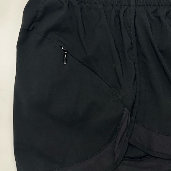 Athleta Momentum Racer Run Shorts S Black 4" Activewear Summer Wardrobe Staple - Picture 6 of 11